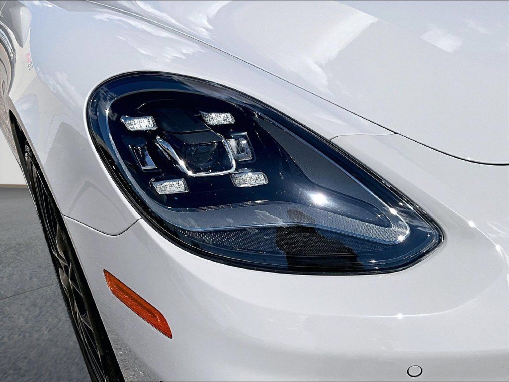 Certified 2023 Porsche Panamera 4 Platinum Edition AWD/4WD image 12