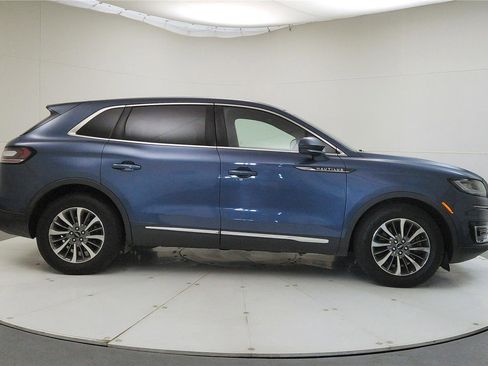 Used 2019 Lincoln Nautilus Select image 8