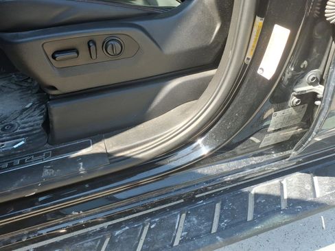 Used 2021 GMC Sierra 1500 AT4 w/ AT4 Premium Package AWD/4WD image 12
