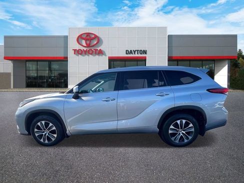 Used 2020 Toyota Highlander XLE AWD/4WD image 6