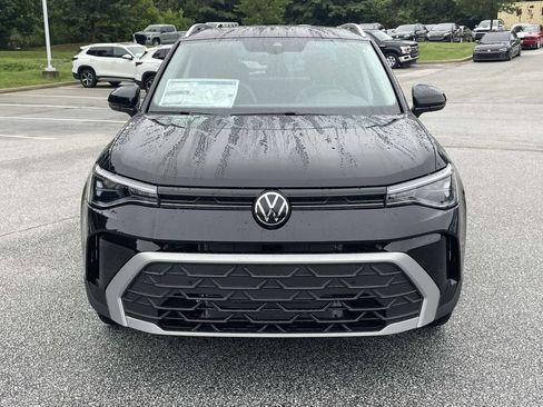 New 2026 Volkswagen Taos SE FWD image 2