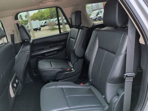 Used 2024 Ford Expedition XLT image 10