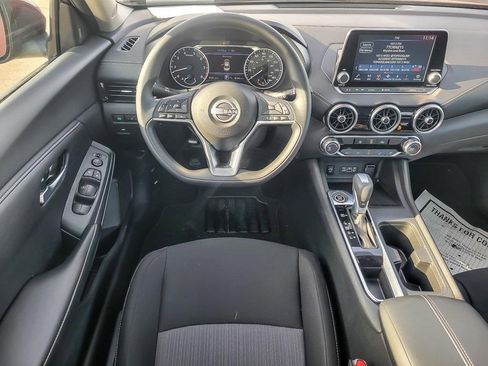 Used 2025 Nissan Sentra SV image 9