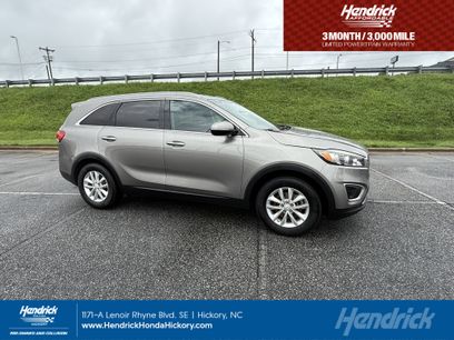 Used 2017 Kia Sorento LX w/ LX Convenience Package