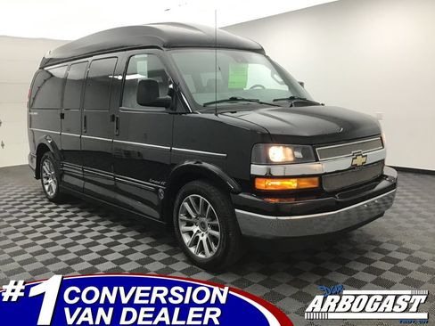Used 2020 Chevrolet Express 2500 w/ Enhanced Convenience Package RWD image 1