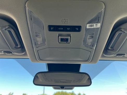 Used 2025 Toyota RAV4 XLE FWD image 26