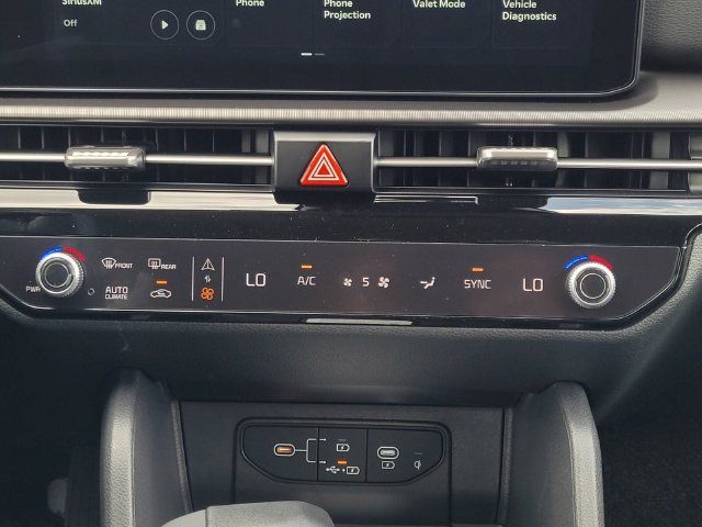 New 2026 Kia Sportage EX FWD image 18