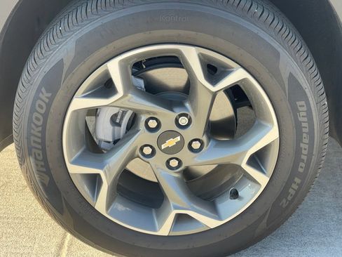 Used 2025 Chevrolet Trax LT w/ Driver Confidence Package FWD image 4