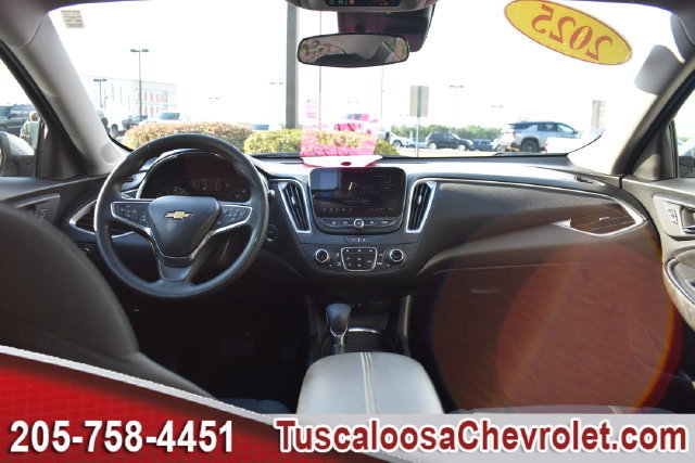 Certified 2025 Chevrolet Malibu LT FWD image 3