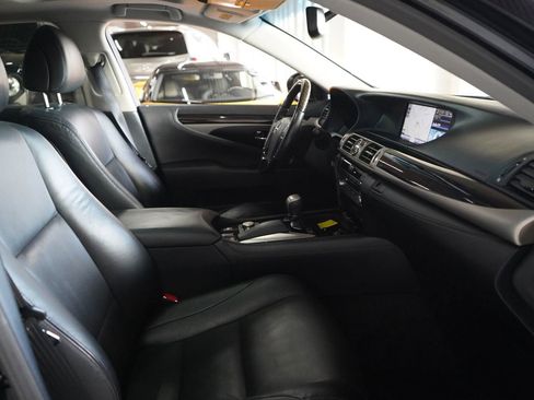Used 2014 Lexus LS 460 RWD image 18