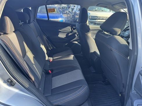 Used 2018 Subaru Crosstrek 2.0i Premium w/ Eyesight System image 9