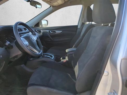 Used 2016 Nissan Rogue SV image 9