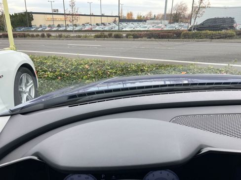 Used 2025 Hyundai Elantra SEL image 32