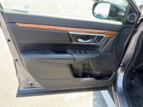Used 2021 Honda CR-V Touring image 11