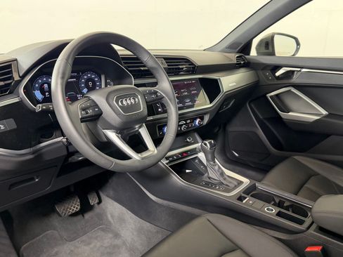 Used 2024 Audi Q3 2.0T Premium w/ Convenience Package AWD/4WD image 4