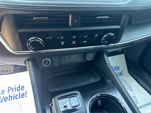 Used 2023 Nissan Rogue S image 36