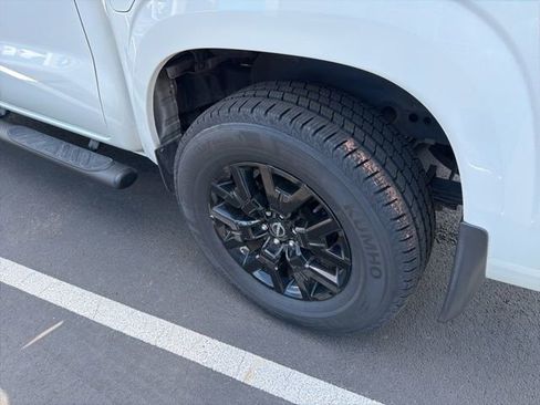 Used 2023 Nissan Frontier SV w/ Midnight Edition Package image 6