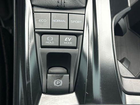 Used 2025 Toyota Camry SE image 24