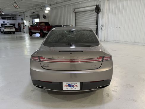 Used 2020 Lincoln MKZ image 4