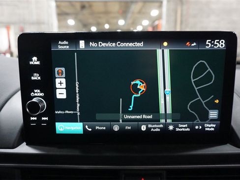 Used 2025 Honda Pilot Touring image 11