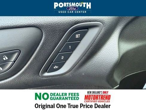 Used 2023 GMC Acadia AT4 w/ Preferred Package image 24