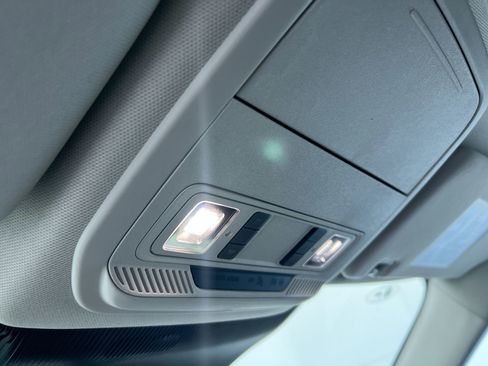 Used 2025 Ford Explorer Active image 18