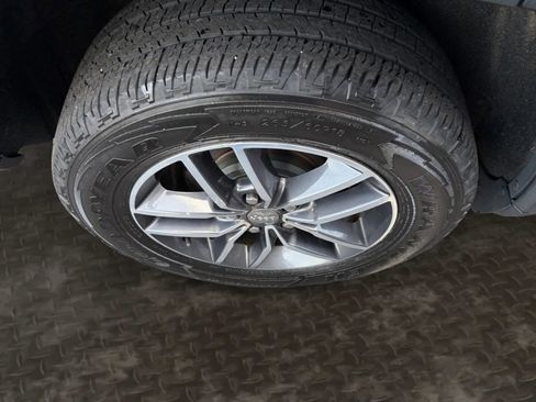 Used 2018 Jeep Grand Cherokee Limited image 38