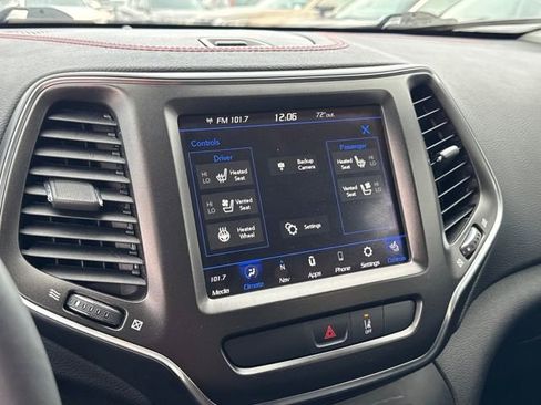 Used 2022 Jeep Cherokee Trailhawk w/ Sound & Nav Group image 21