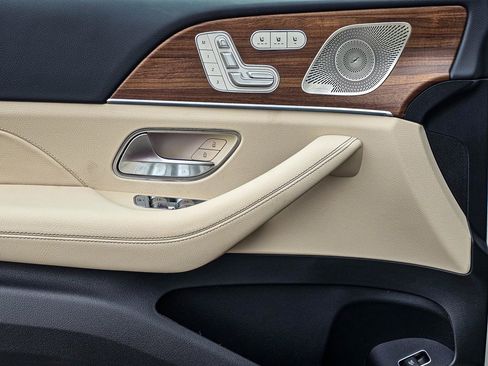 New 2026 Mercedes-Benz GLS 450 4MATIC image 11