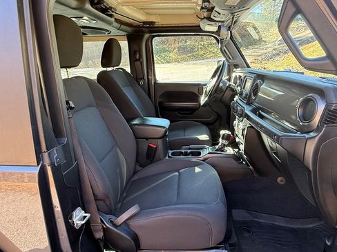 Used 2020 Jeep Wrangler Sport image 17