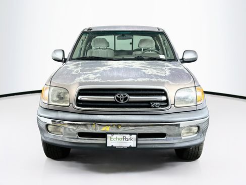 Used 2000 Toyota Tundra SR5 w/ Convenience Pkg RWD image 2