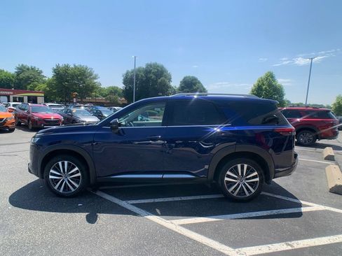 Used 2022 Nissan Pathfinder Platinum w/ Cargo Package AWD/4WD image 7