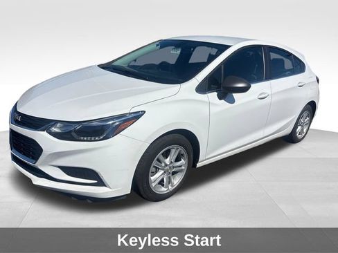 Used 2017 Chevrolet Cruze LT w/ Convenience Package FWD image 8