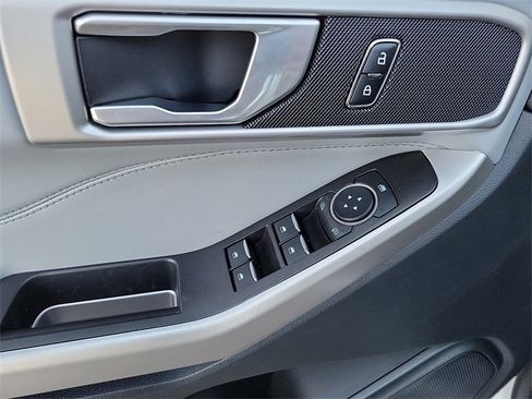 New 2023 Ford Explorer XLT w/ Equipment Group 202A image 10