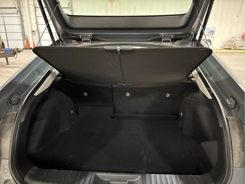 Used 2025 Toyota Prius LE FWD image 7