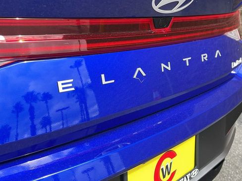 New 2025 Hyundai Elantra Limited image 29