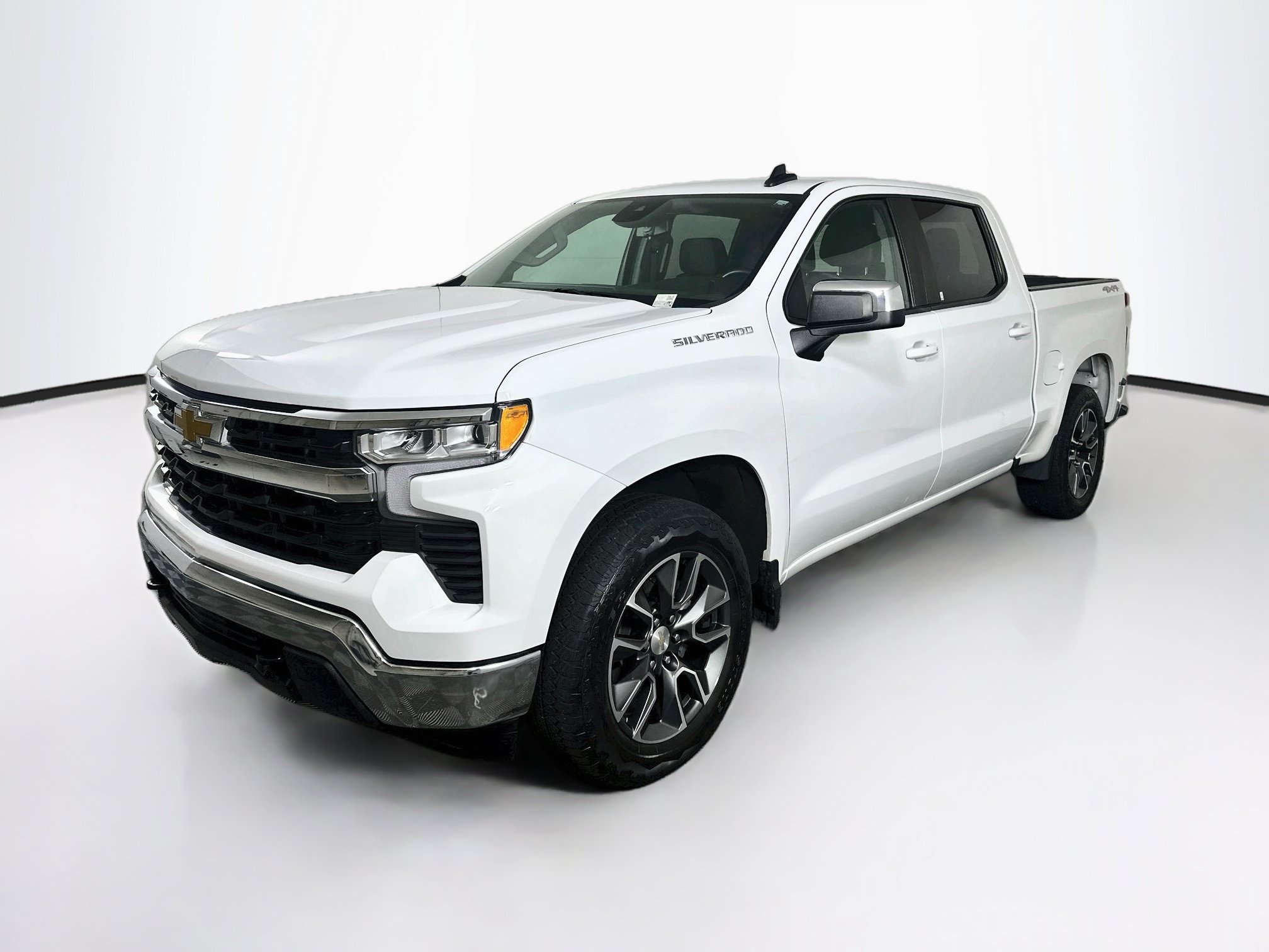Used 2024 Chevrolet Silverado 1500 LT AWD/4WD image 3