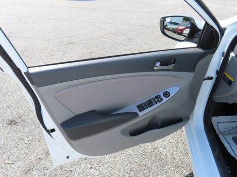 Used 2017 Hyundai Accent SE FWD image 12