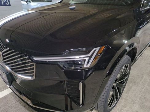 New 2026 Volvo XC90 B5 Plus w/ Protection Package image 9