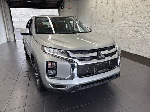 Used 2025 Mitsubishi Outlander Sport ES AWD/4WD image 2