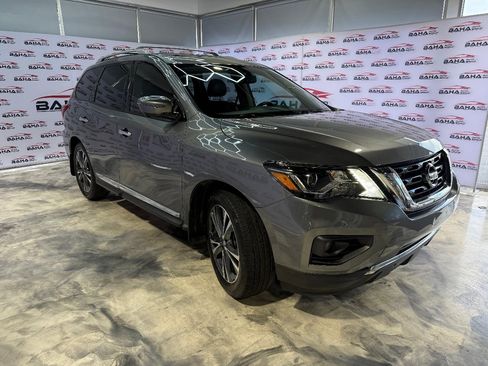Used 2020 Nissan Pathfinder Platinum image 5