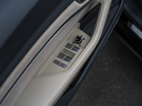 Used 2019 Audi e-tron Prestige w/ Prestige Package AWD/4WD image 10