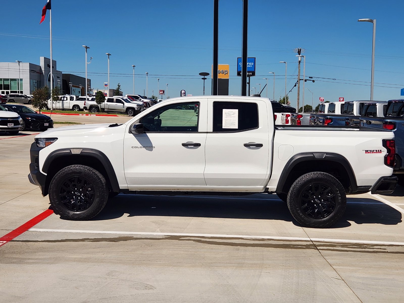 Certified 2024 Chevrolet Colorado Trail Boss w/ Technology Package AWD/4WD image 8