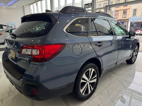 Used 2018 Subaru Outback 3.6R Limited AWD/4WD image 7