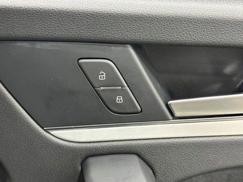 Used 2023 Audi Q5 e Premium Plus w/ Premium Plus Package AWD/4WD image 24