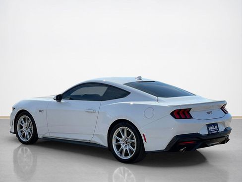Used 2024 Ford Mustang GT Premium image 5