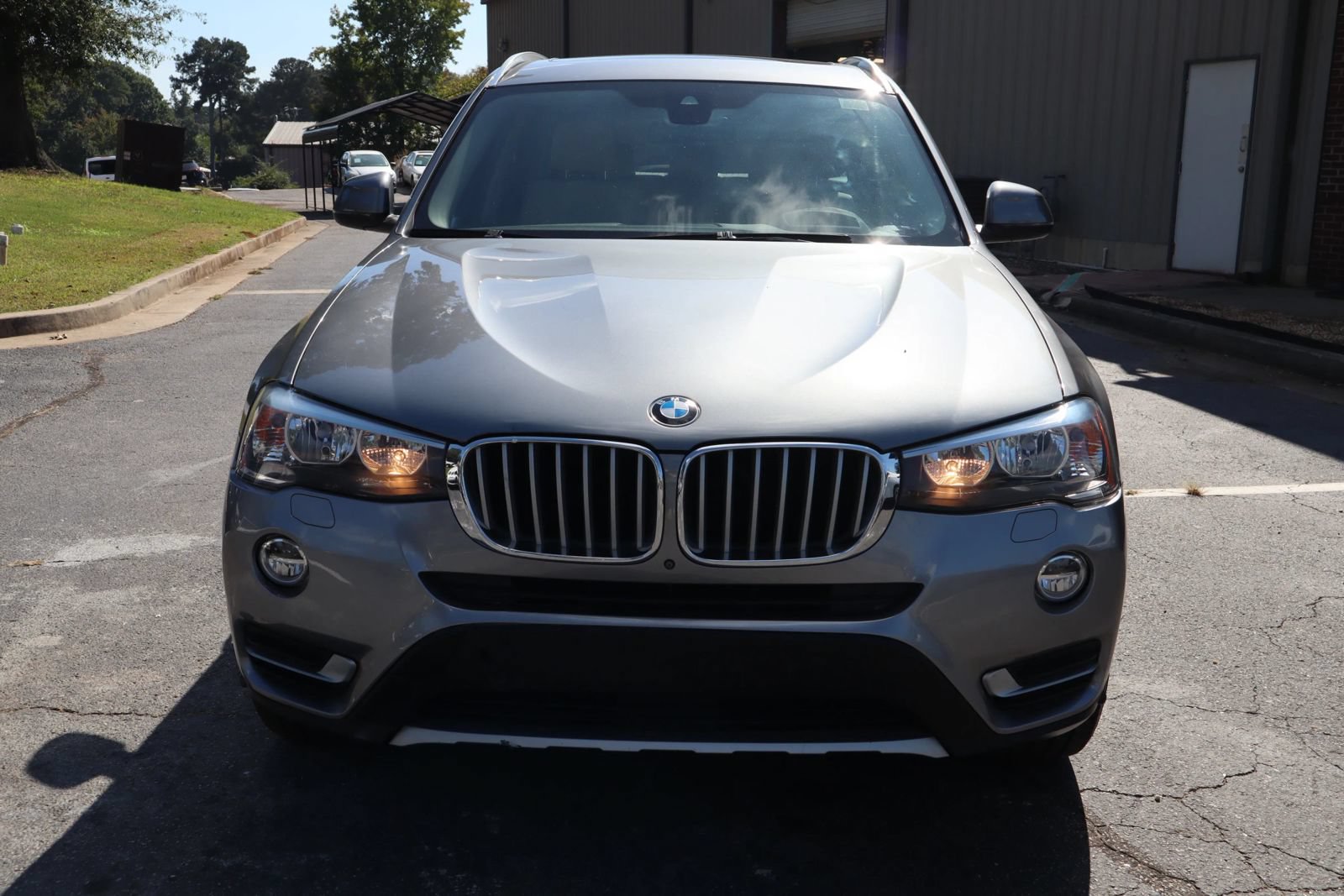 Used 2017 BMW X3 xDrive28i AWD/4WD image 2