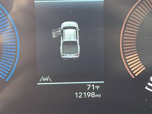 Used 2025 Hyundai Santa Cruz SE FWD image 19