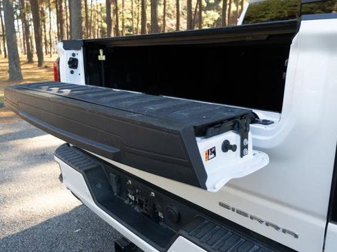 Used 2021 GMC Sierra 1500 Denali w/ Denali Ultimate Package image 11