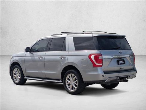 Used 2021 Ford Expedition XLT image 7